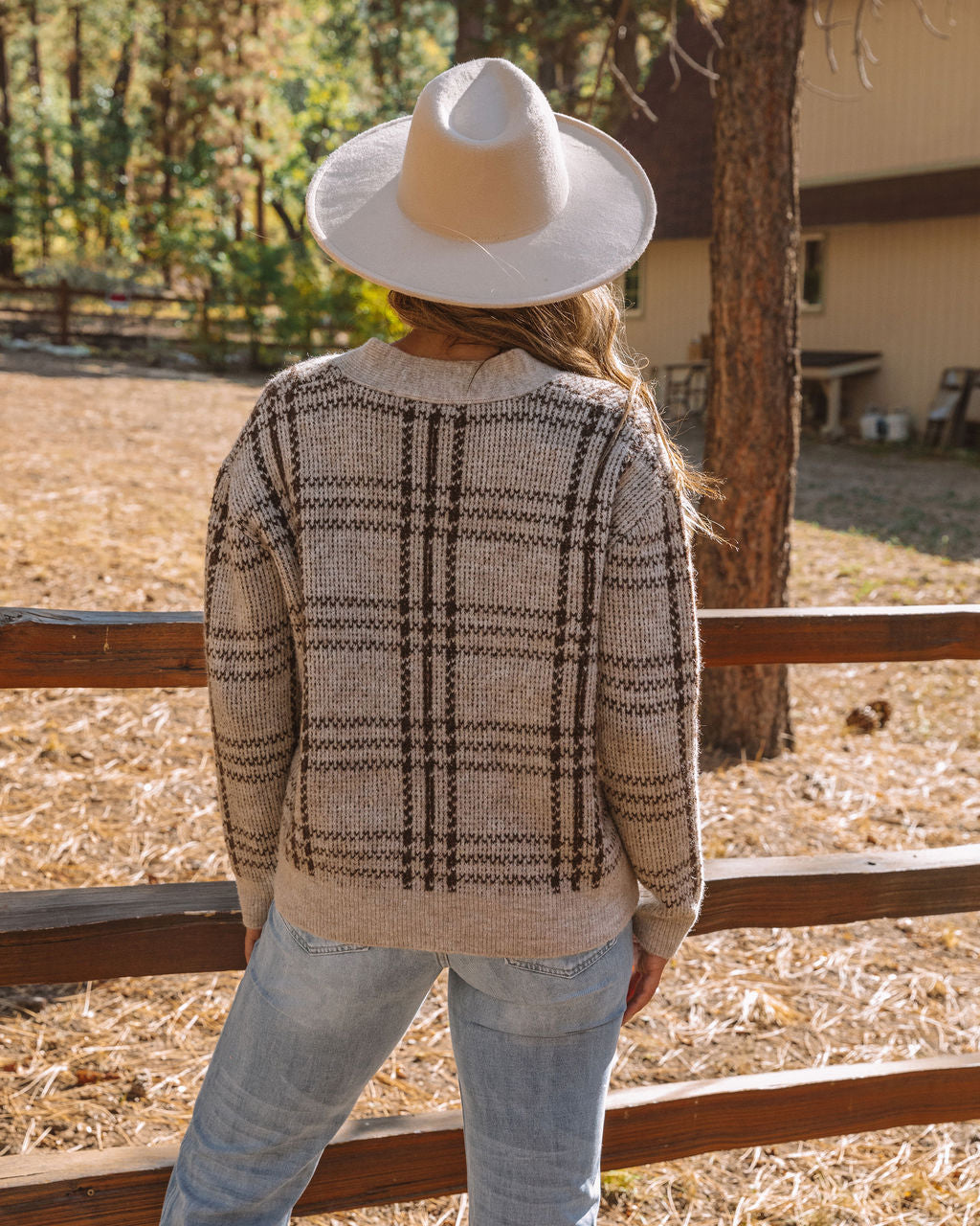 Yvonne - Fitted cardigan with button closure