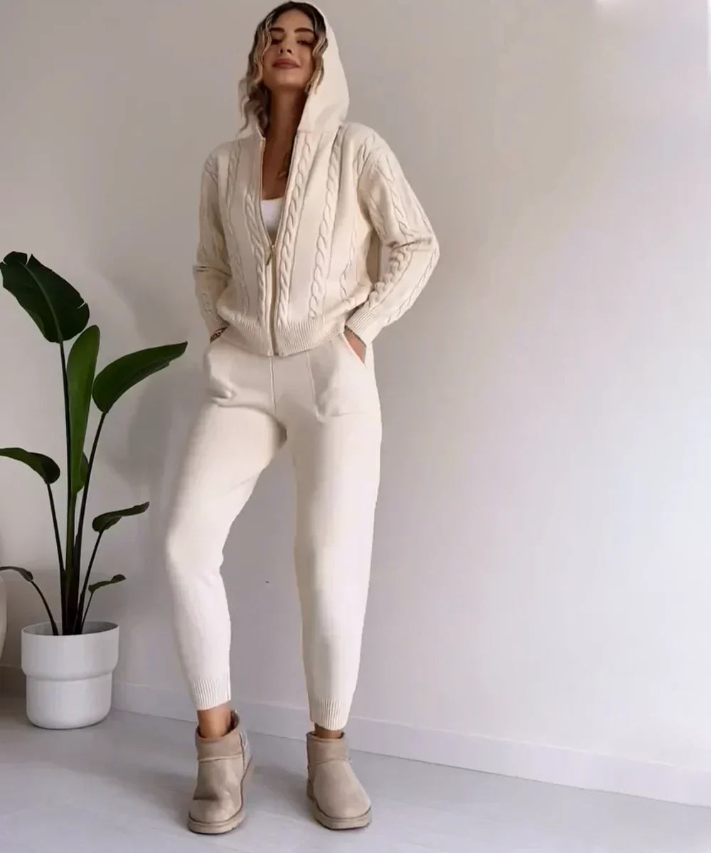 Mavis - Stylish Warm Set