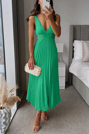 Lillian - Pleated dress with neckline