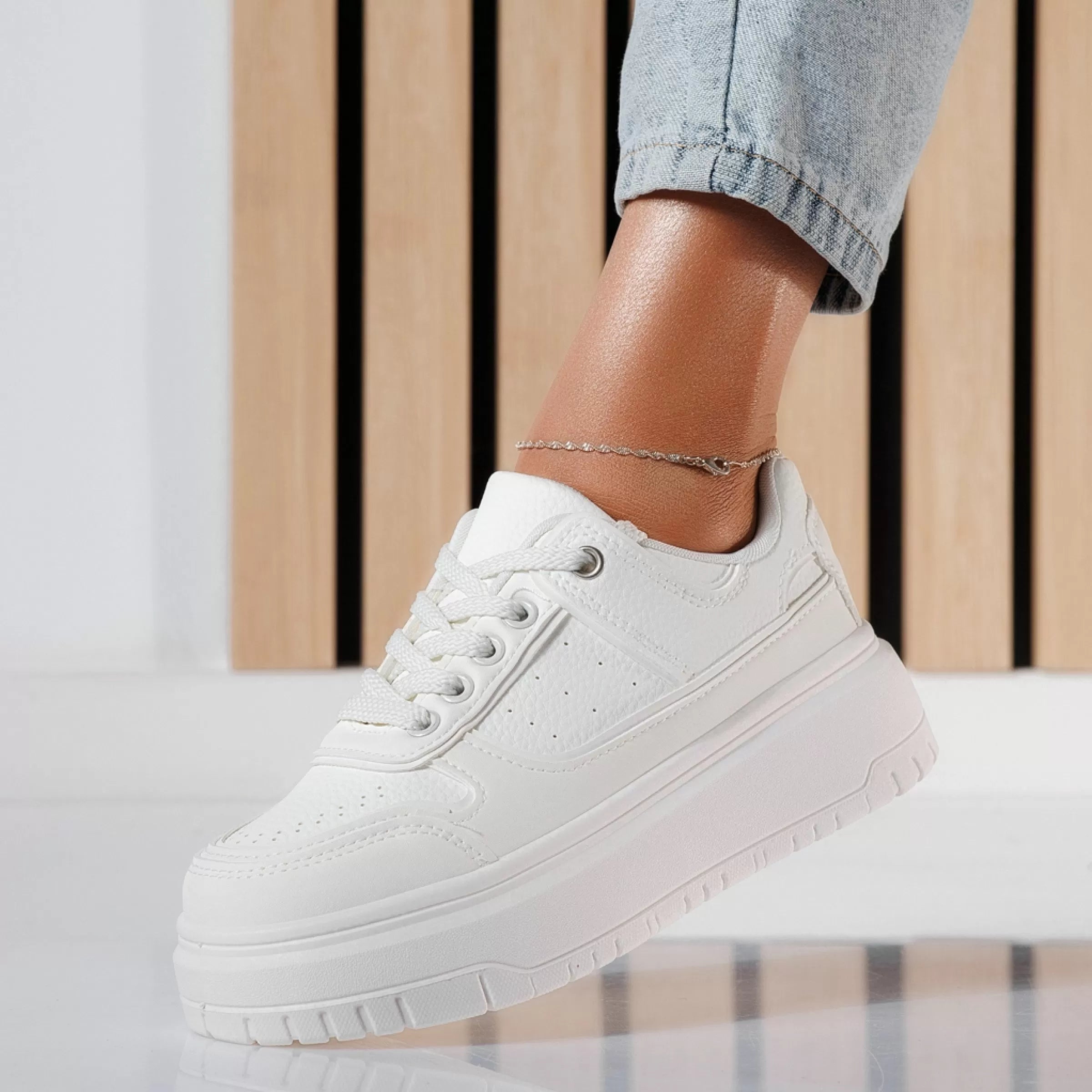 Annalise - Comfortable and stylish sneakers for women