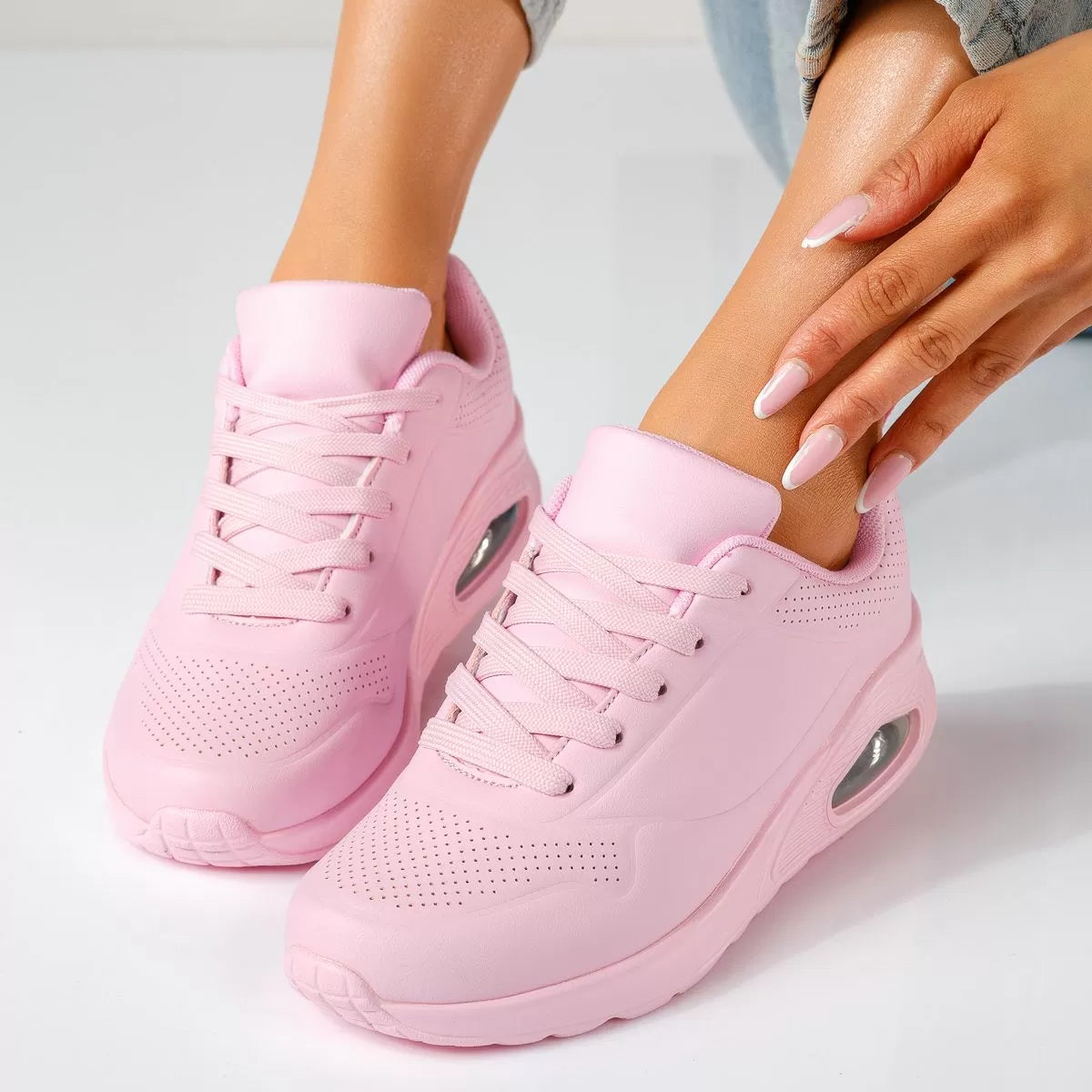 Lana - Chic and cozy sneakers