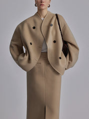 Virginia - A wide, fashionable coat that fastens with buttons