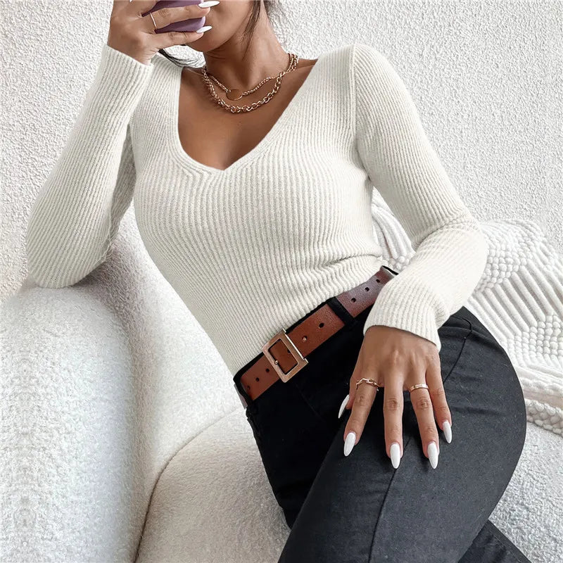 Nia - V-neck jumper knitted