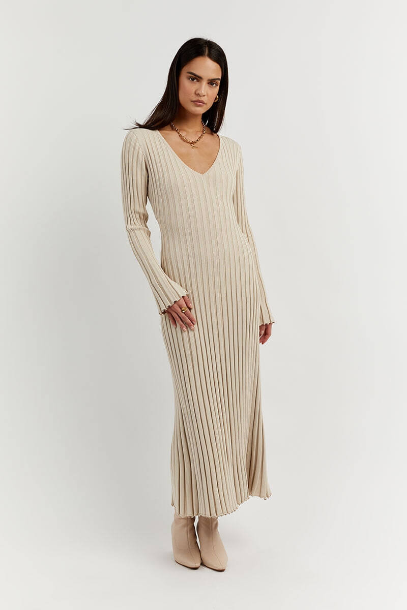 Aliana - A sophisticated long-sleeved dress