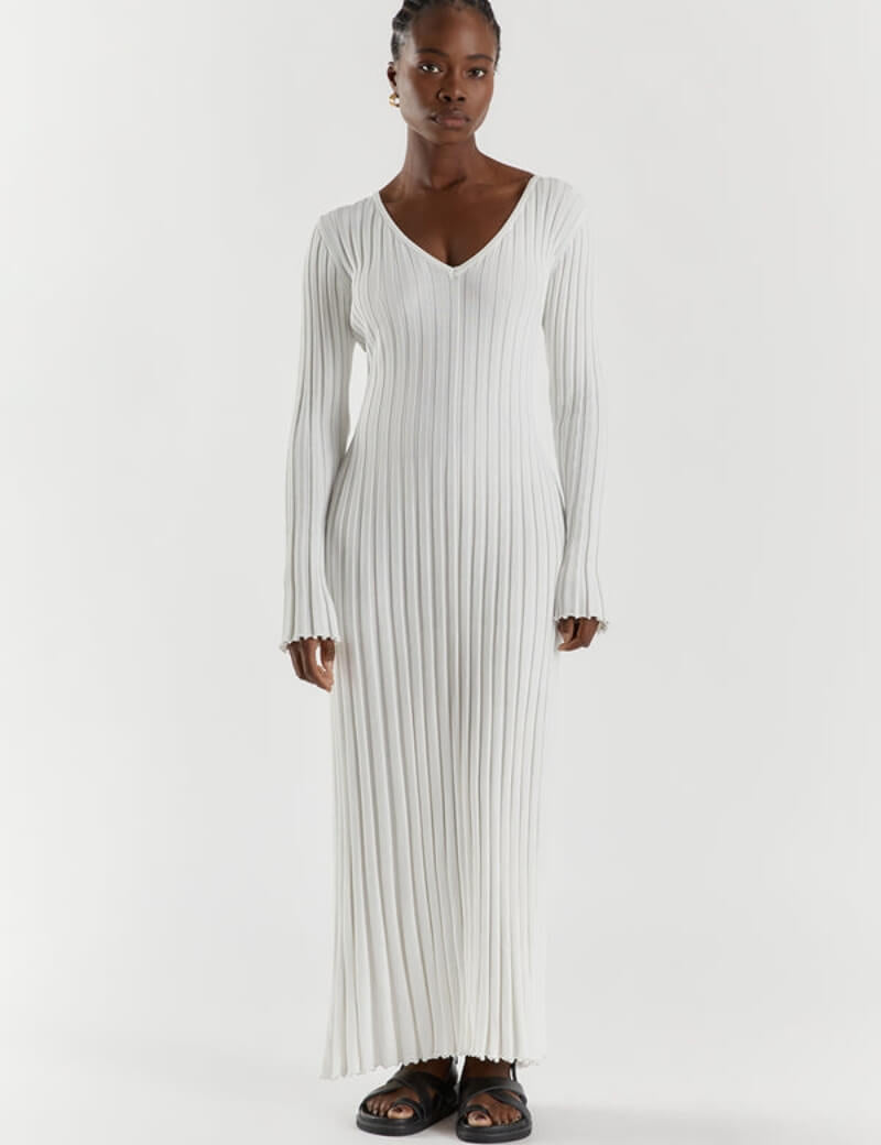 Aliana - A sophisticated long-sleeved dress