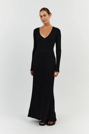 Aliana - A sophisticated long-sleeved dress