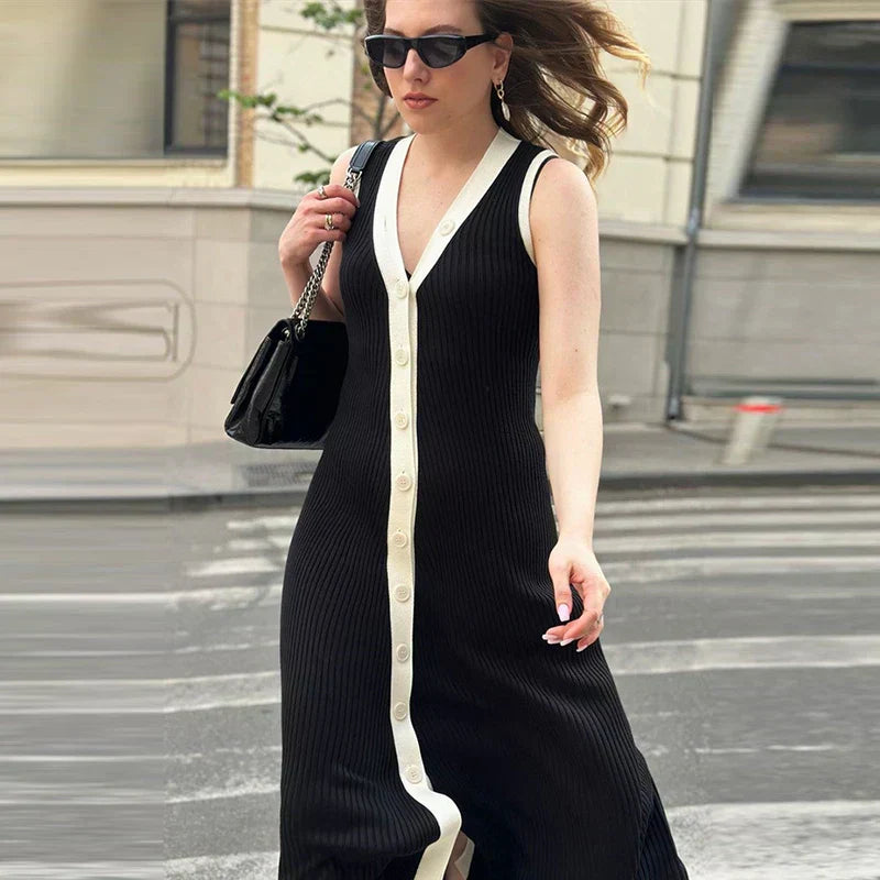 Alana - V-neck sleeveless dress