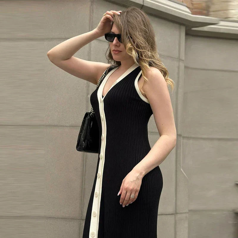 Alana - V-neck sleeveless dress