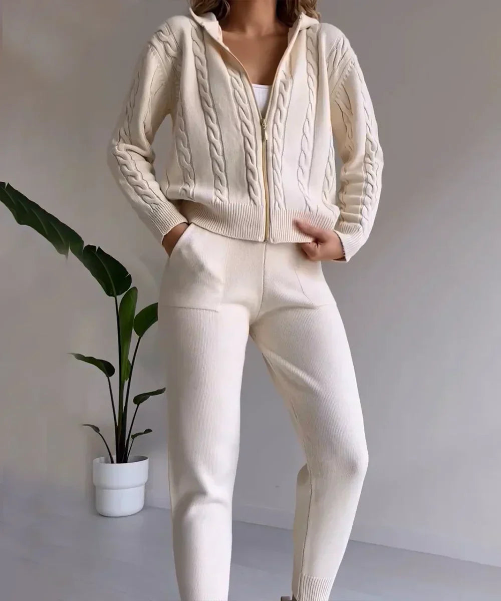 Mavis - Stylish Warm Set