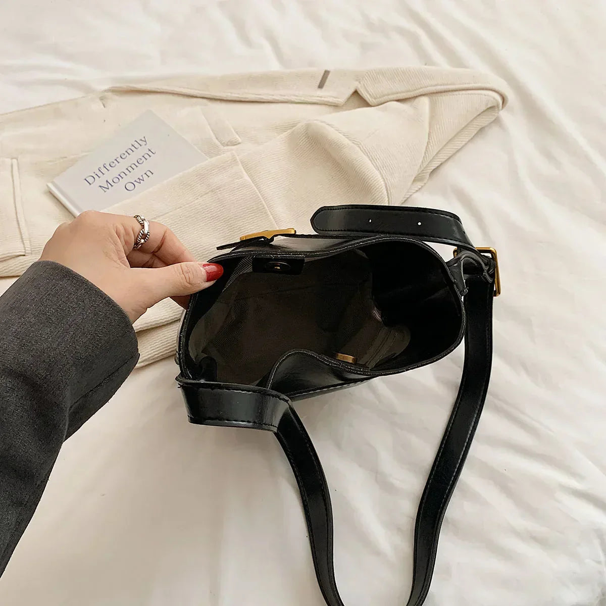 Brooklyn - Small shoulder bag in smooth leather