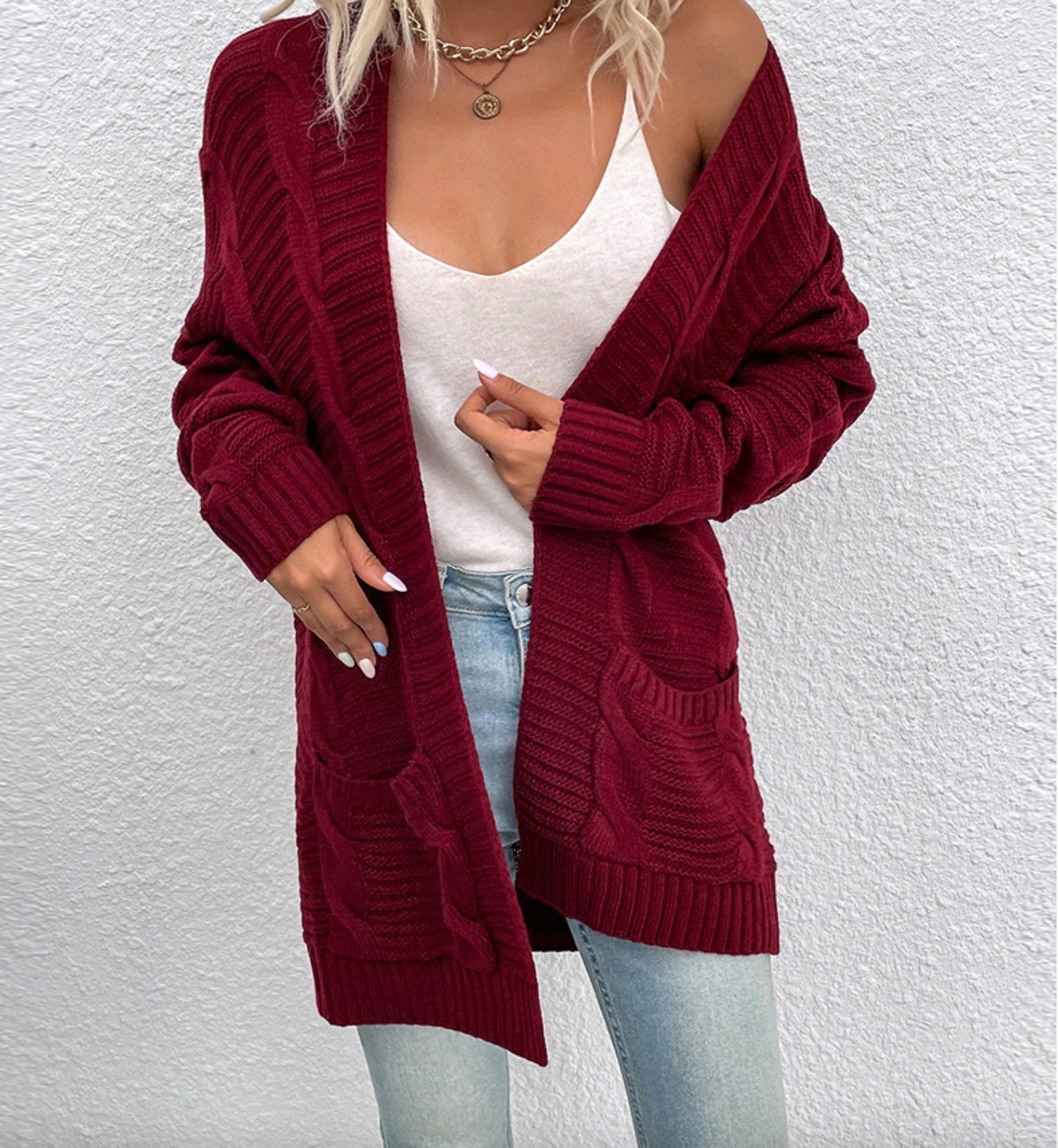 Claire - Cozy cardigan with cabled pattern