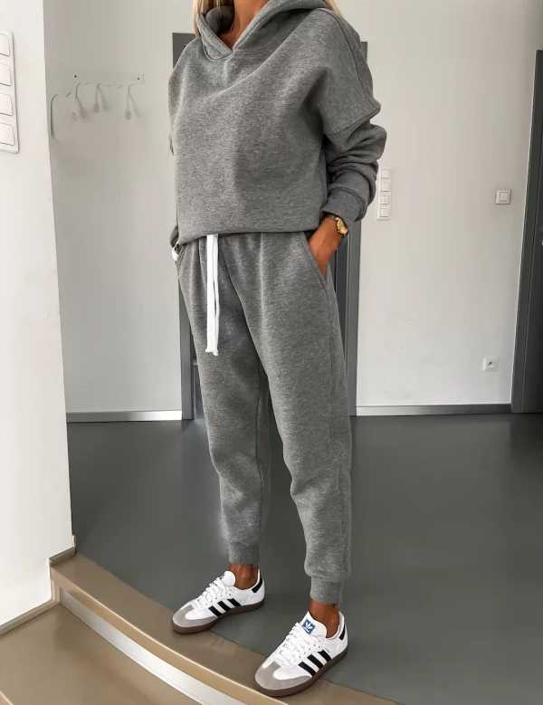 tweedelige-set-modern-en-elegant-comfortabele-hoodie-joggers-878.png