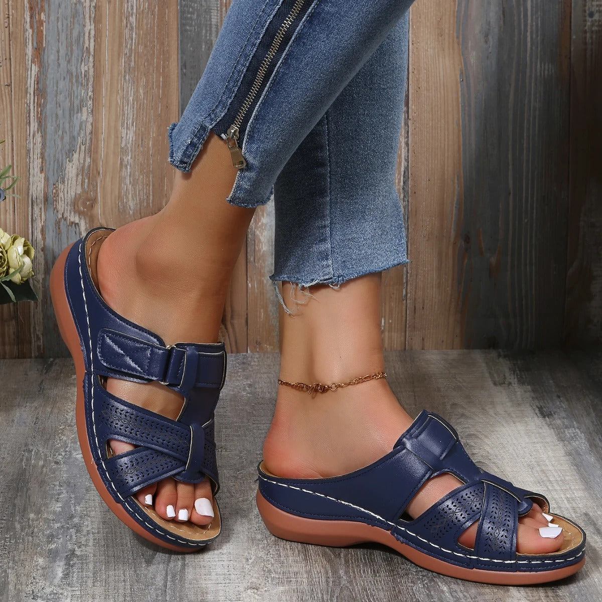 Hattie - Open-toed orthopedic leather sandals for women